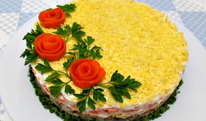 мимоза с консервой и картошкой