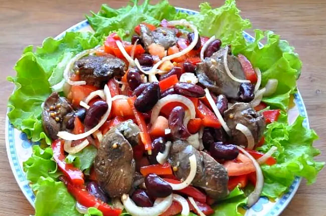 салат из печени с фасолью