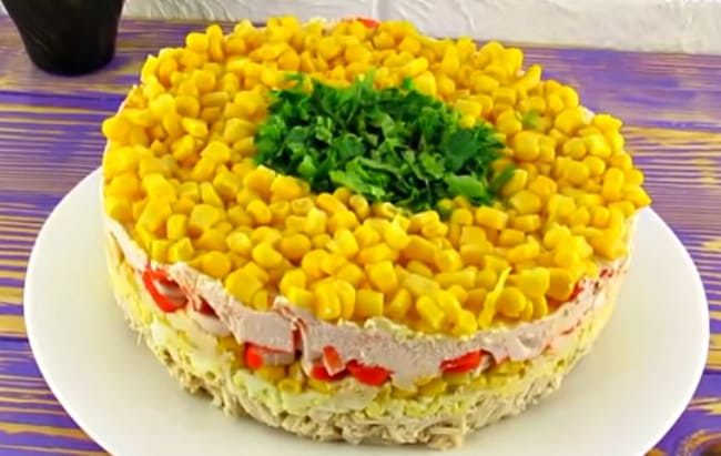 салат с курицей и кукур
