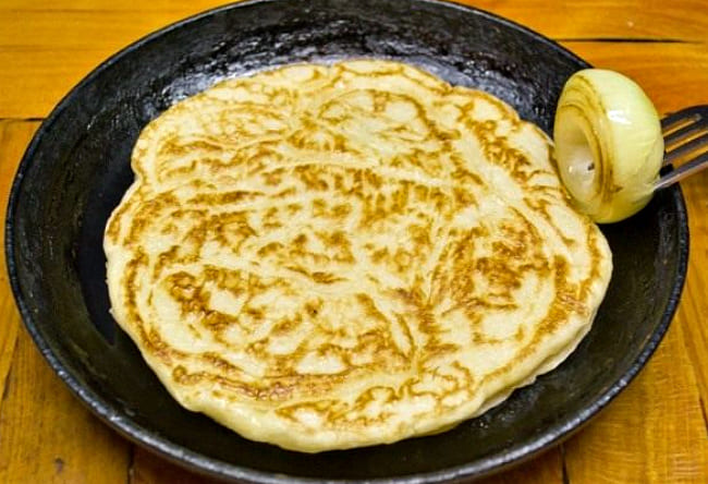 Чугунная сковородка
