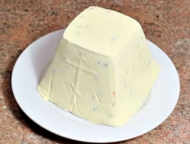 со сливками и изюмом