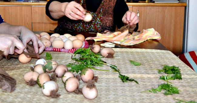 наклеивание листочков