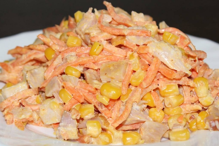 Салат с курицей и морковкой