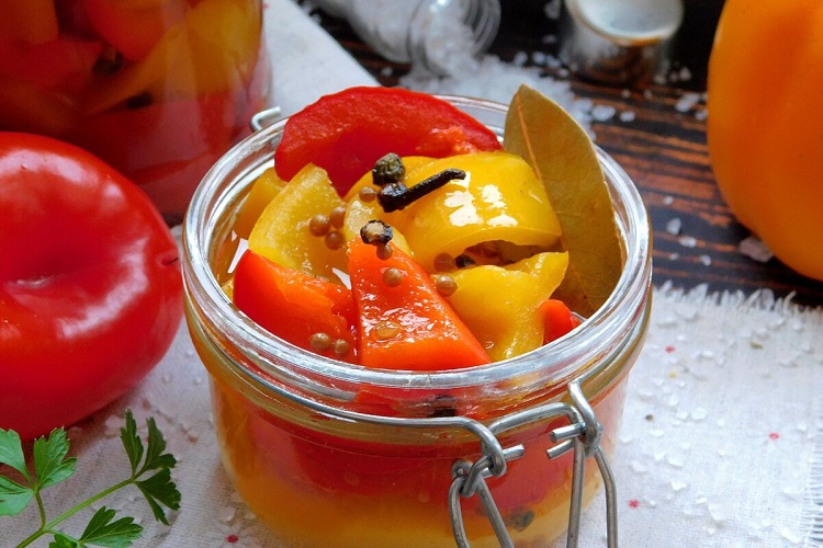 Маринованный болгарский перец