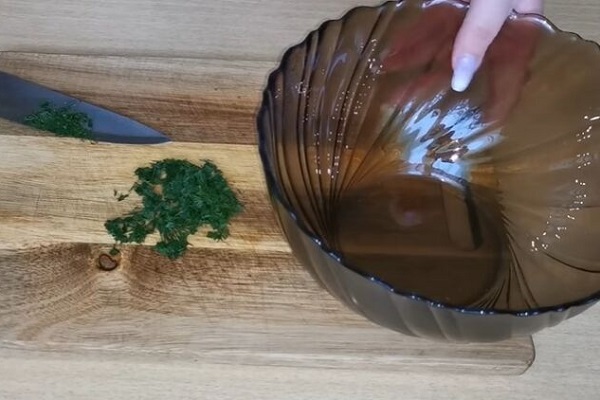 Нашинкованный укроп