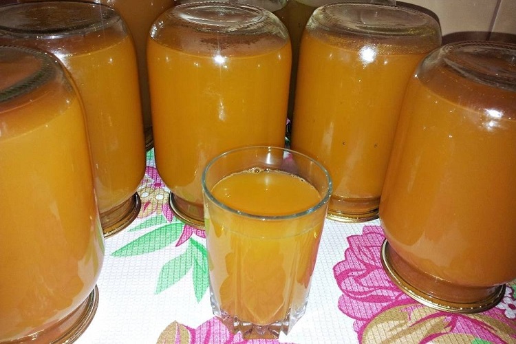 Яблочный сок в банках
