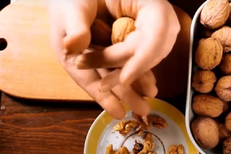 Крепкая мужская рука