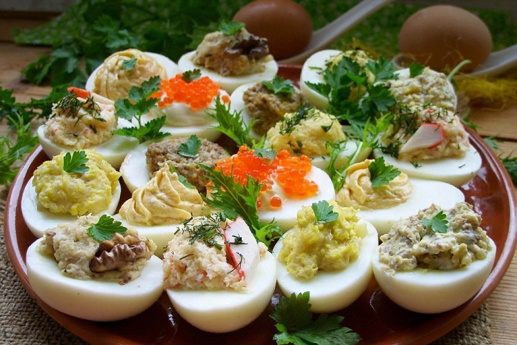 Фаршированные яйца