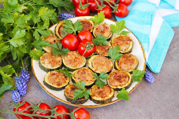 Кабачки с фаршем