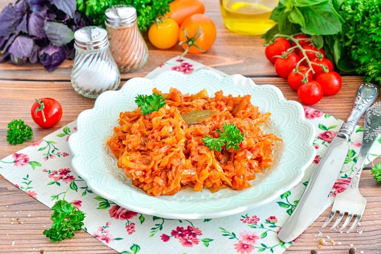 Тушеная капуста