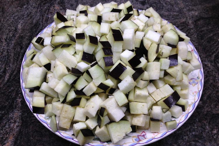 Баклажаны в кубиках