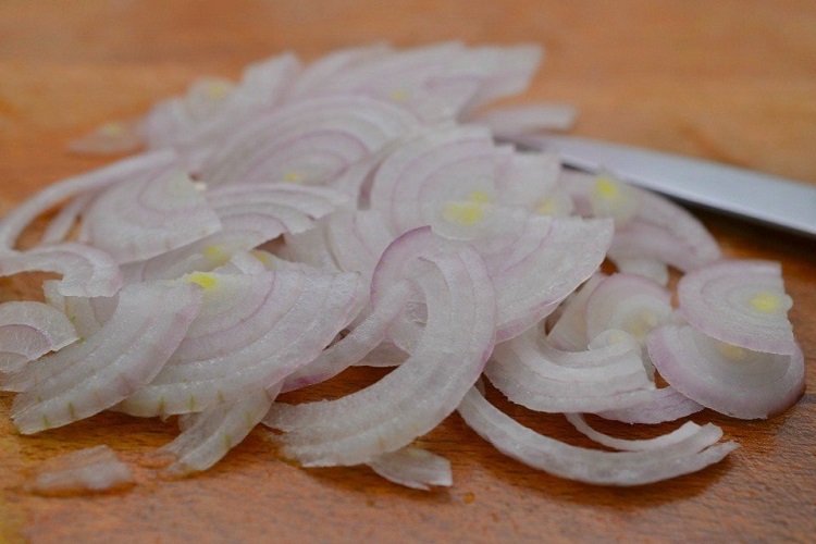Нарезанный лук