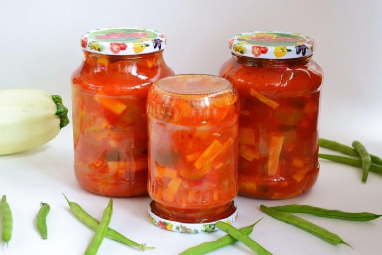 Салат из кабачков с фасолью