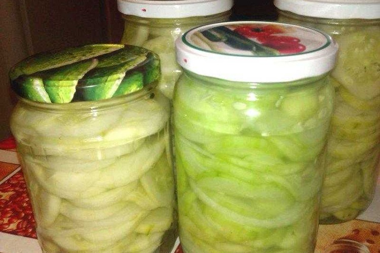 Из чищеных огурцов