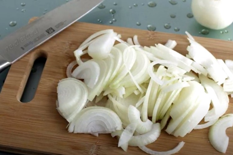 Лук полукольцами