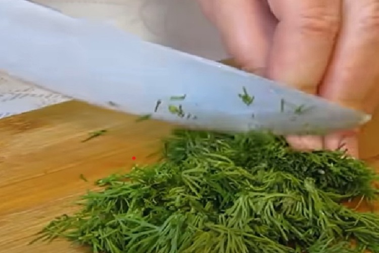 Нарезка укропа