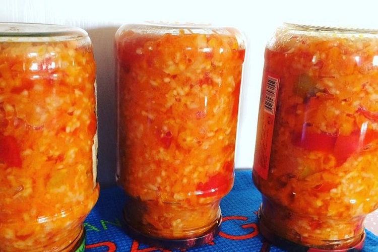 С чесноком