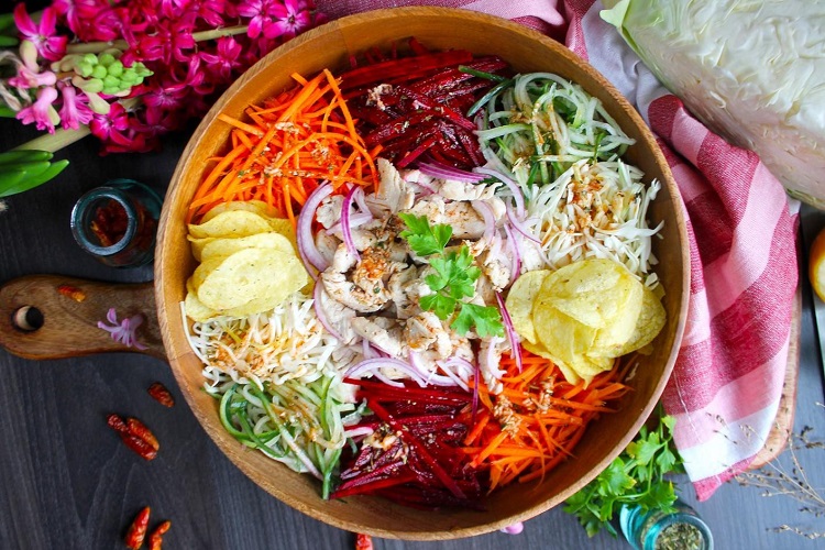 С мясом и чипсами