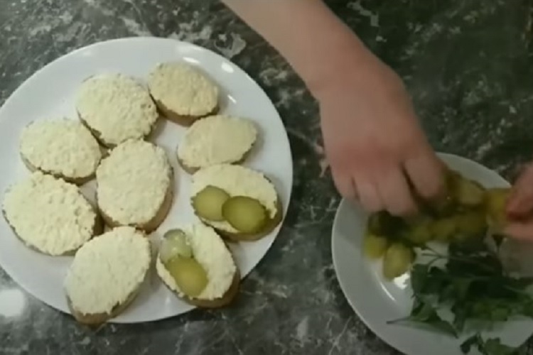 Добавление огурца