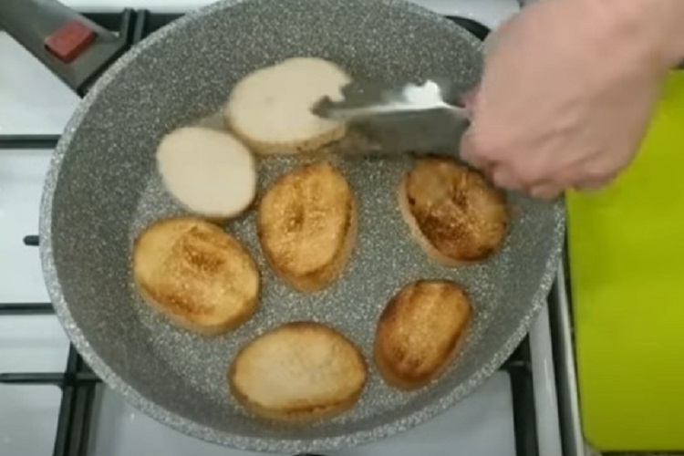 Обжарка хлеба с второй стороны