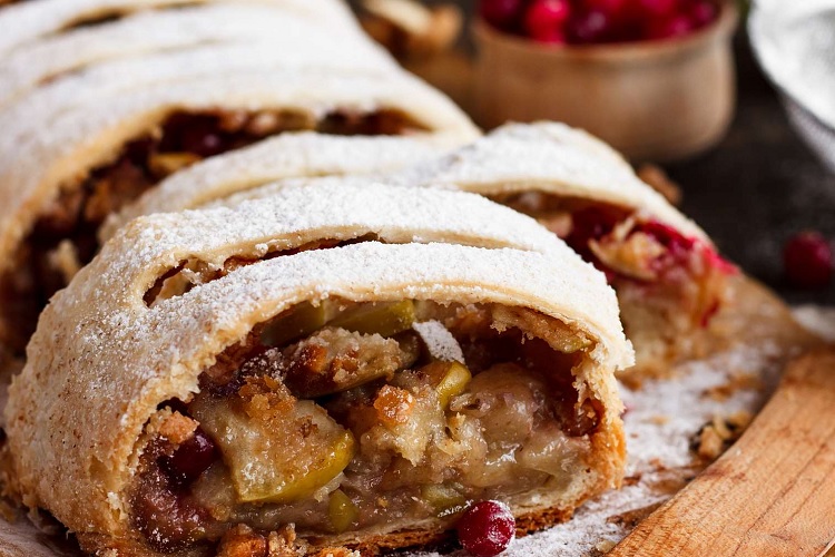 С коньяком и орехами