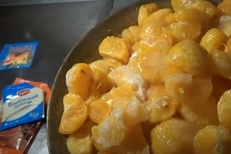 Процесс варки мандаринов