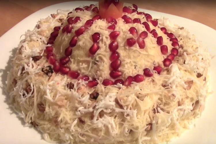 Шапка Мономаха с зернами граната