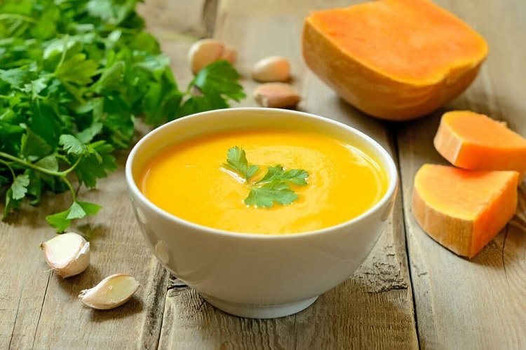 С яблоками, лимоном и чили