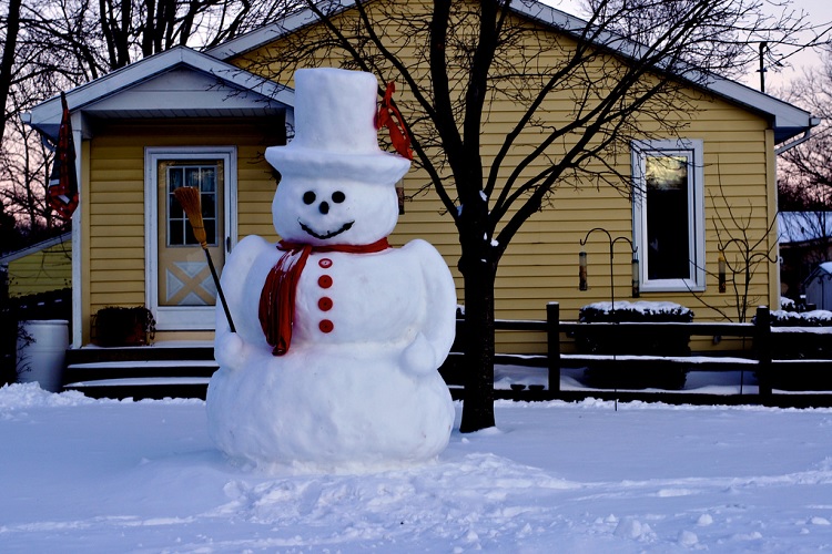 Большой снеговик