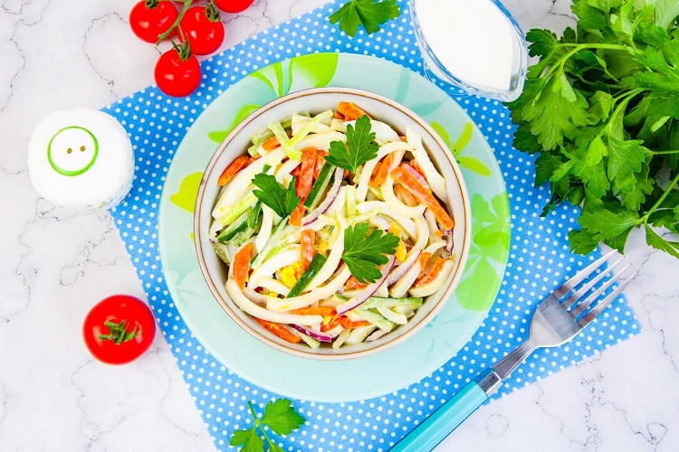 С кальмарами и огурцами
