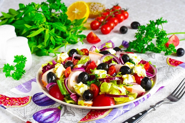 С копченой курицей и творожным сыром
