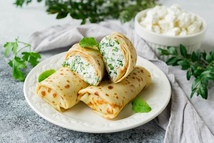 Блины с творогом и зеленью