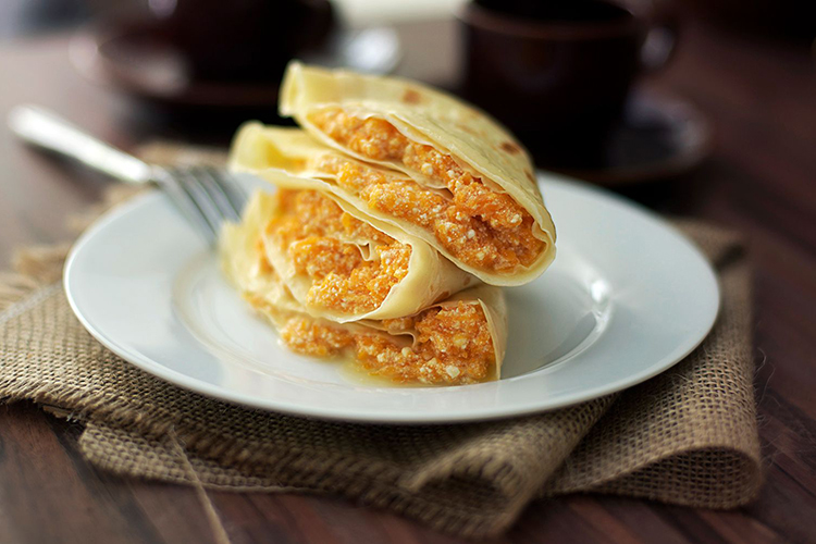 Блины с тыквой и сыром