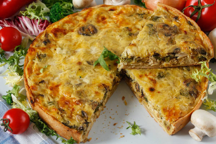Киш с грибами и сыром