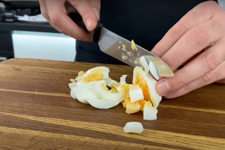 Нарезка яиц