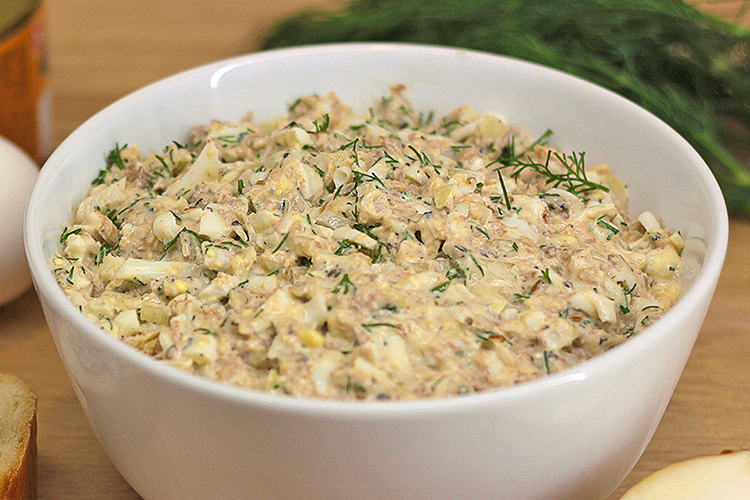 Рыбные консервы и яйца
